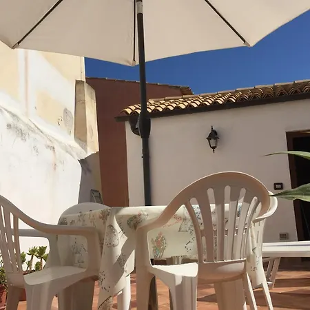 La Casa Al Castello Maniace Syracuse