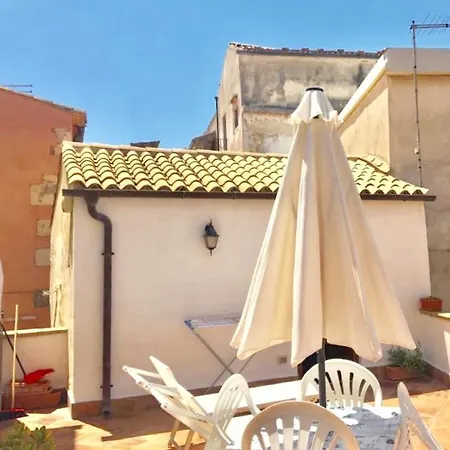 La Casa Con Il Terrazzo,via Arizzi Ortigia